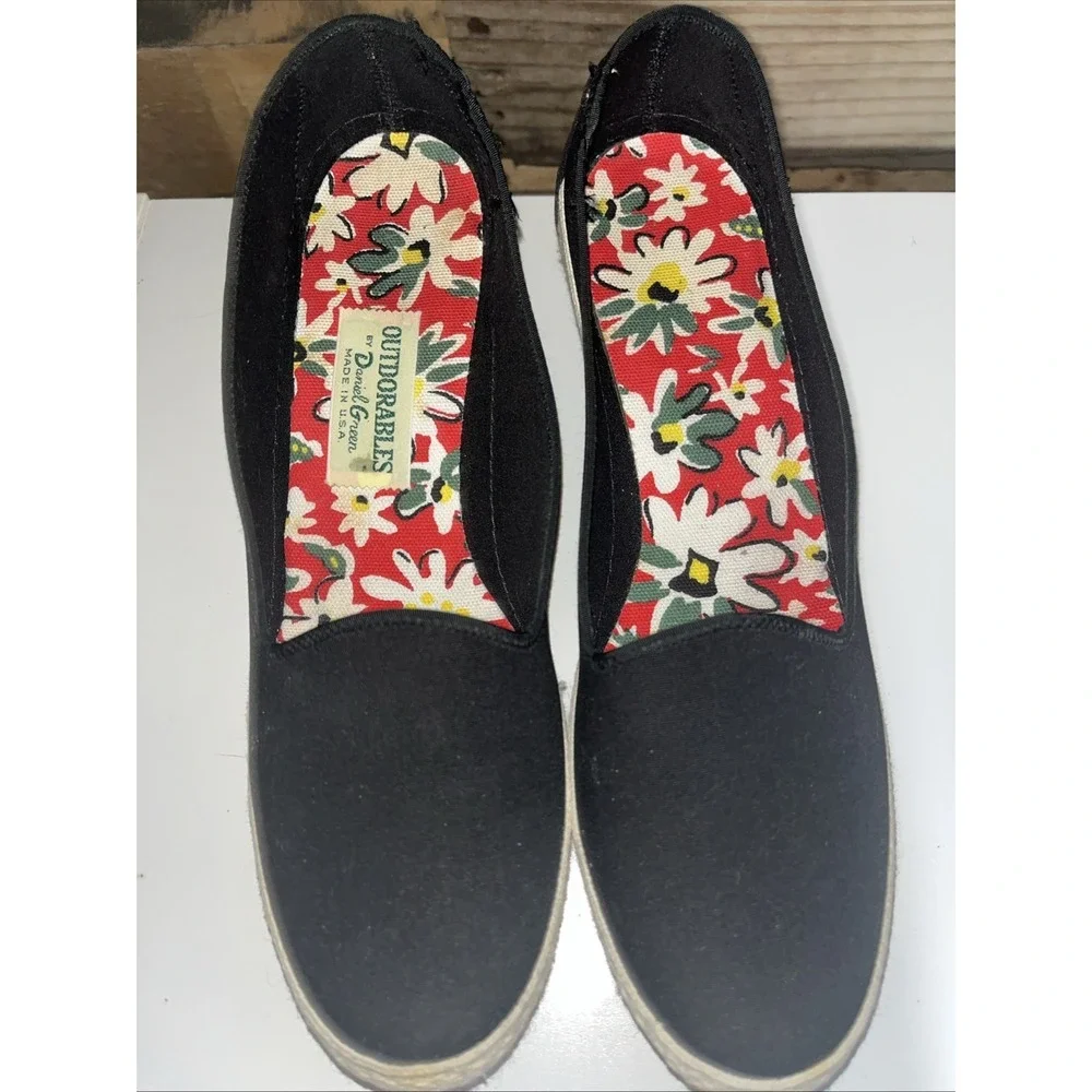 Vintage Outdorables Black W/ White Canvas Wedges Women's Size 7.5 Made In U.S.A.